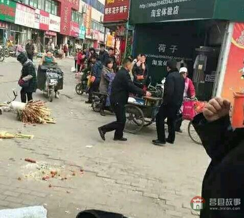 山東日照太陽(yáng)城貌似城管暴力執(zhí)法！真讓人寒心