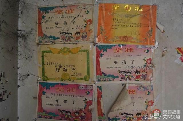 被父母狠心拋棄的三個孩子，只認(rèn)爺爺不認(rèn)爹