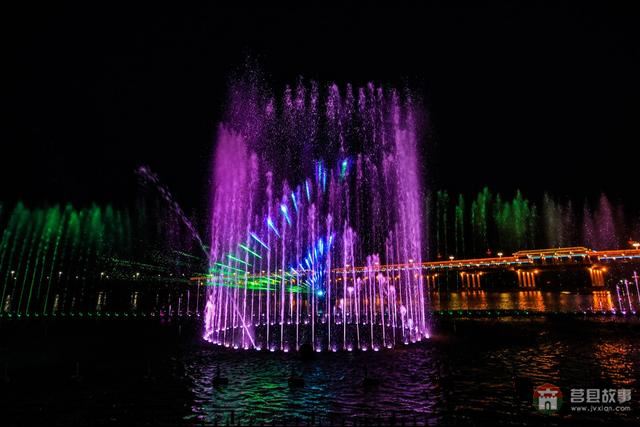 莒縣沭河濕地公園，上演激光水幕音樂噴泉，真是太棒了