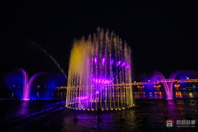 莒縣沭河濕地公園，上演激光水幕音樂噴泉，真是太棒了