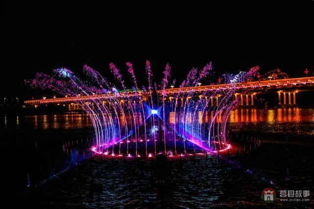 莒縣沭河濕地公園，上演激光水幕音樂噴泉，真是太棒了