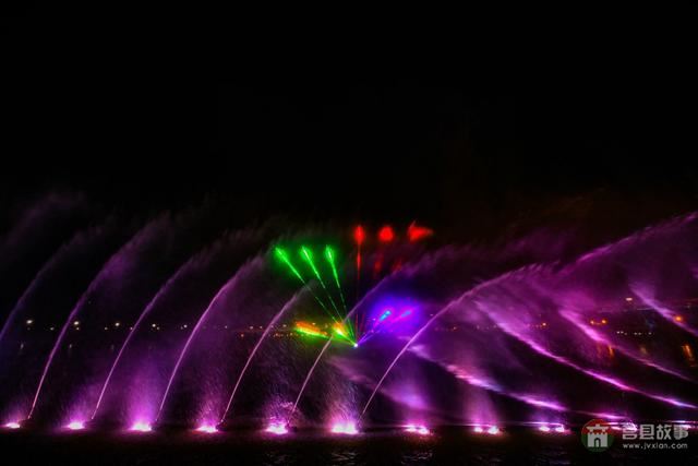 莒縣沭河濕地公園，上演激光水幕音樂噴泉，真是太棒了