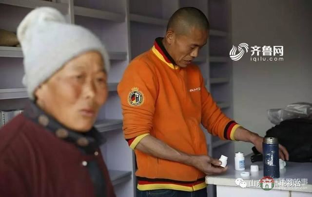哥哥下落不明，和媳婦離婚，日照小伙帶精神病媽媽打工六年……想有個(gè)家！